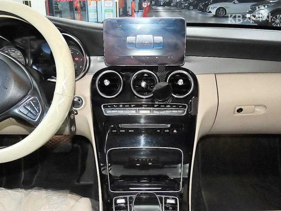 Mercedes-Benz The New (facelift) C-ClassC220d Avantgarde W205 - 11
