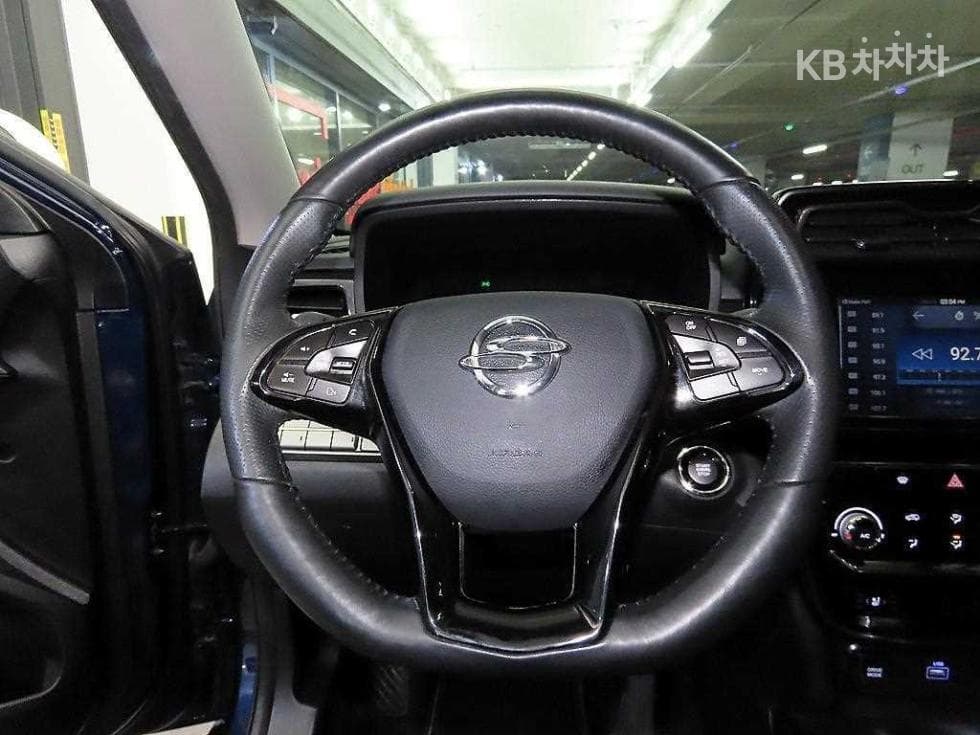 KG Mobility Tivoli Air(X150)1.5 Gasoline A3 - 8