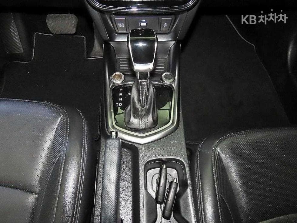 KG Mobility Tivoli Air(X150)1.5 Gasoline A3 - 12