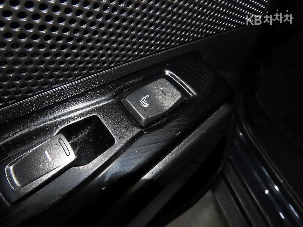 KG Mobility Tivoli Air(X150)1.5 Gasoline A3 - 15