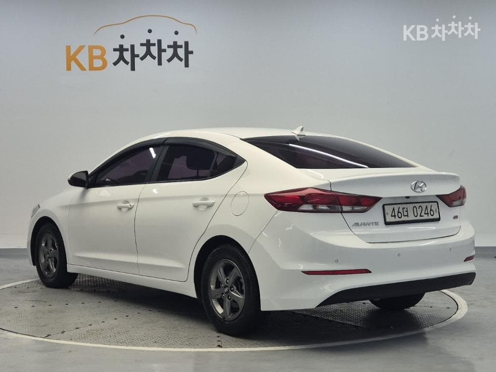 Хюндай Avante (Elantra)AD1.6 GDi Стил - 2