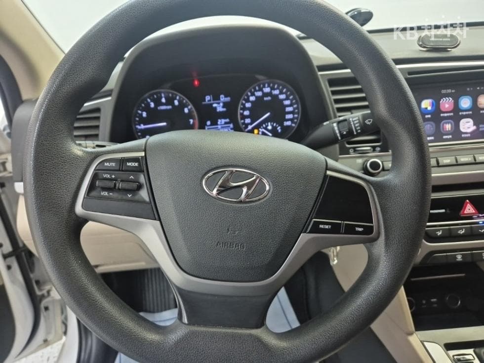 Хюндай Avante (Elantra)AD1.6 GDi Стил - 9