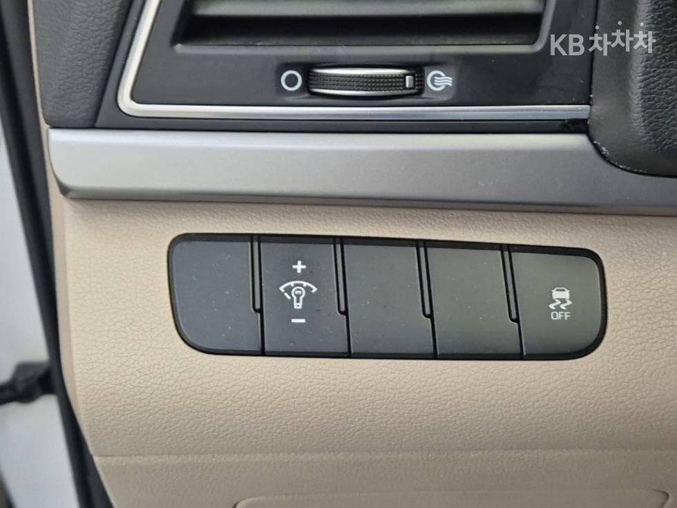 Хюндай Avante (Elantra)AD1.6 GDi Стил - 16