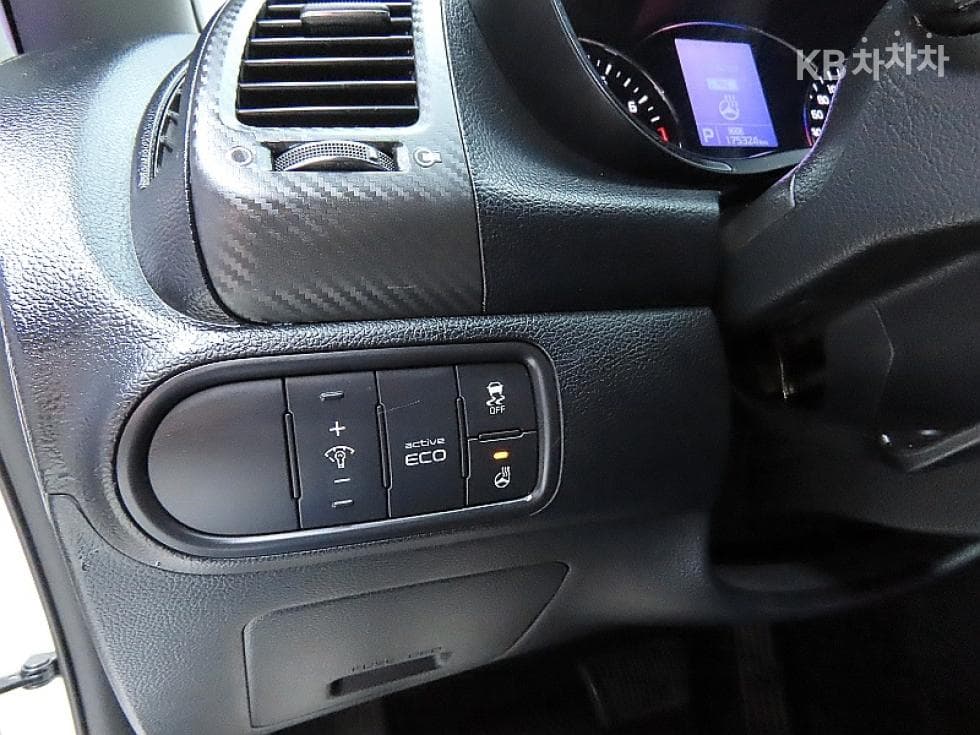 Kia K3Prestige - 12
