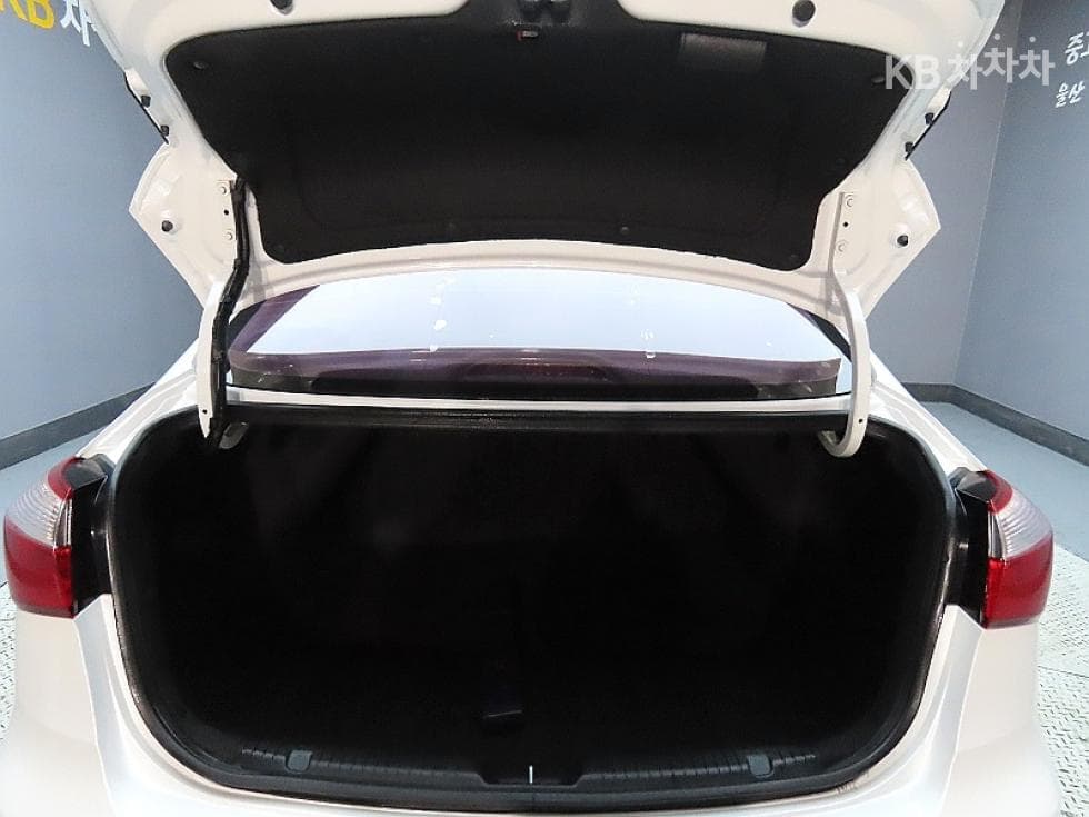 Kia K3Prestige - 19