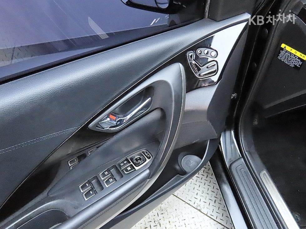 Hyundai Grandeur (Azera)HGHG240 Modern - 13