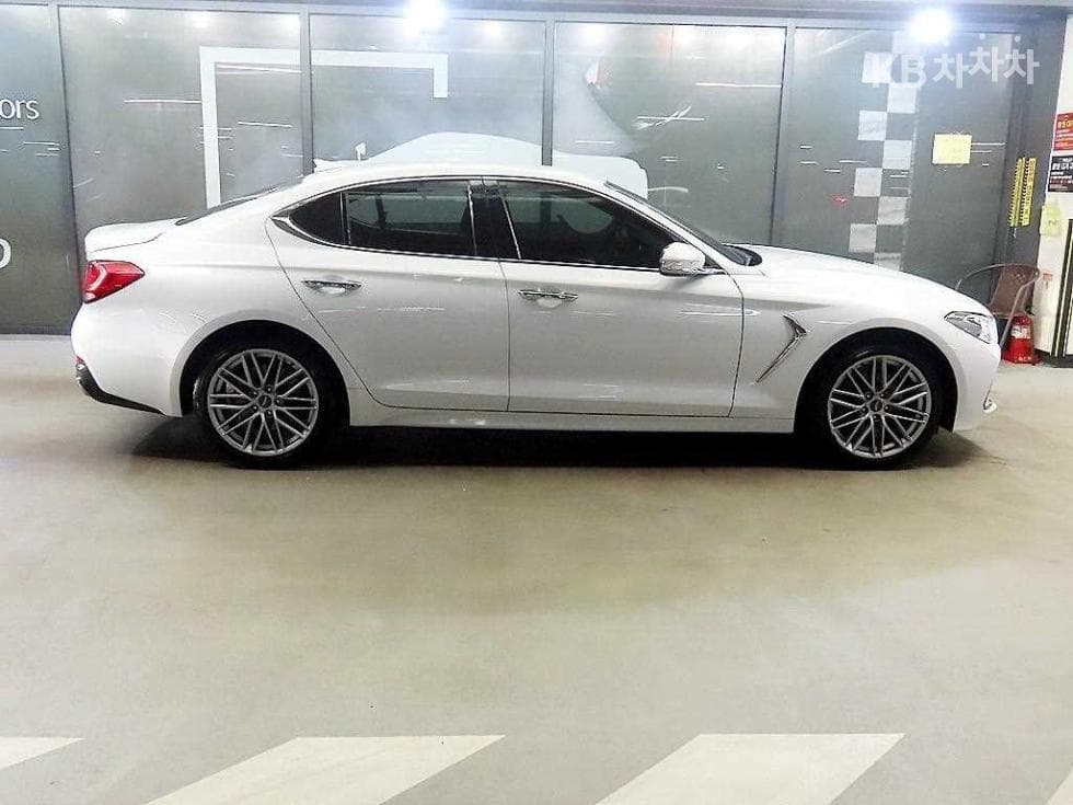 Genesis G702.0T AWD Elite - 3