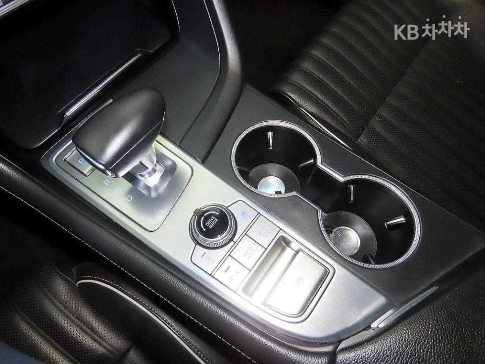 Genesis G702.0T AWD Elite - 12