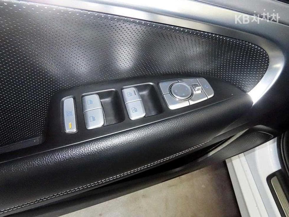 Genesis G702.0T AWD Elite - 13