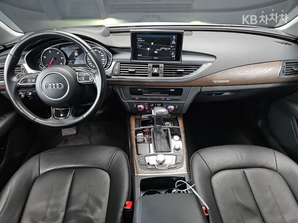 Audi A755 Turbo Diesel Injection 콰트로 Dynamic 4G - 7