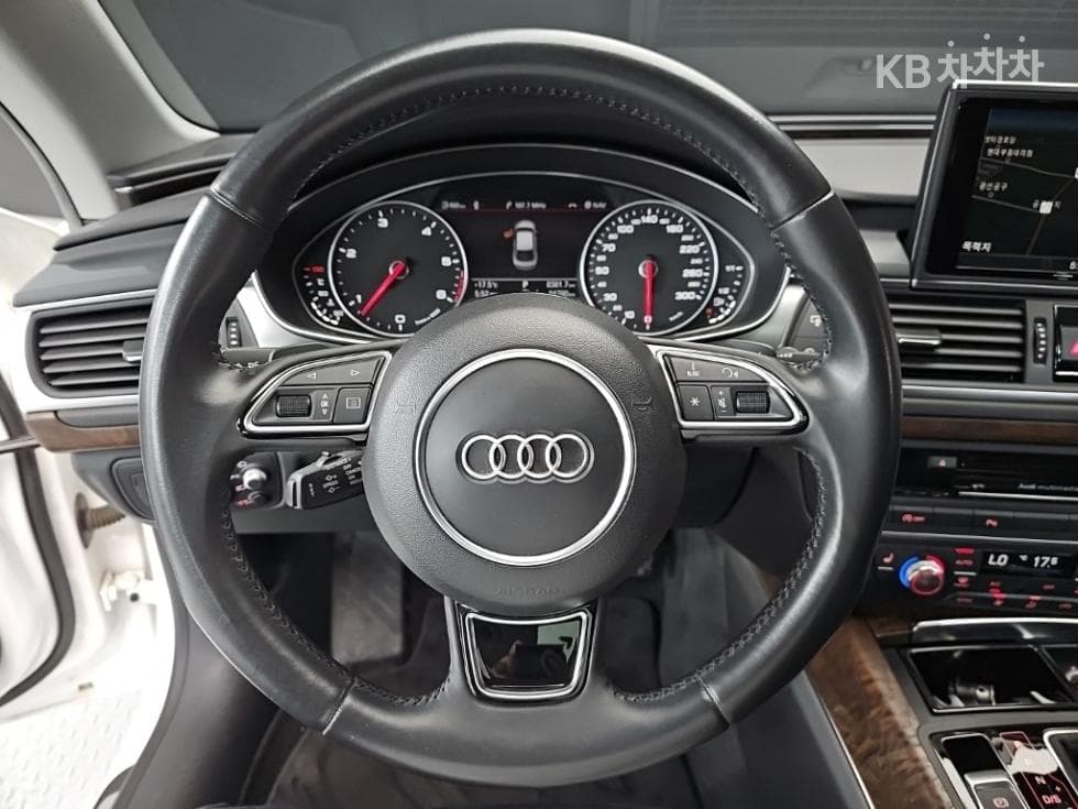 Audi A755 Turbo Diesel Injection 콰트로 Dynamic 4G - 8