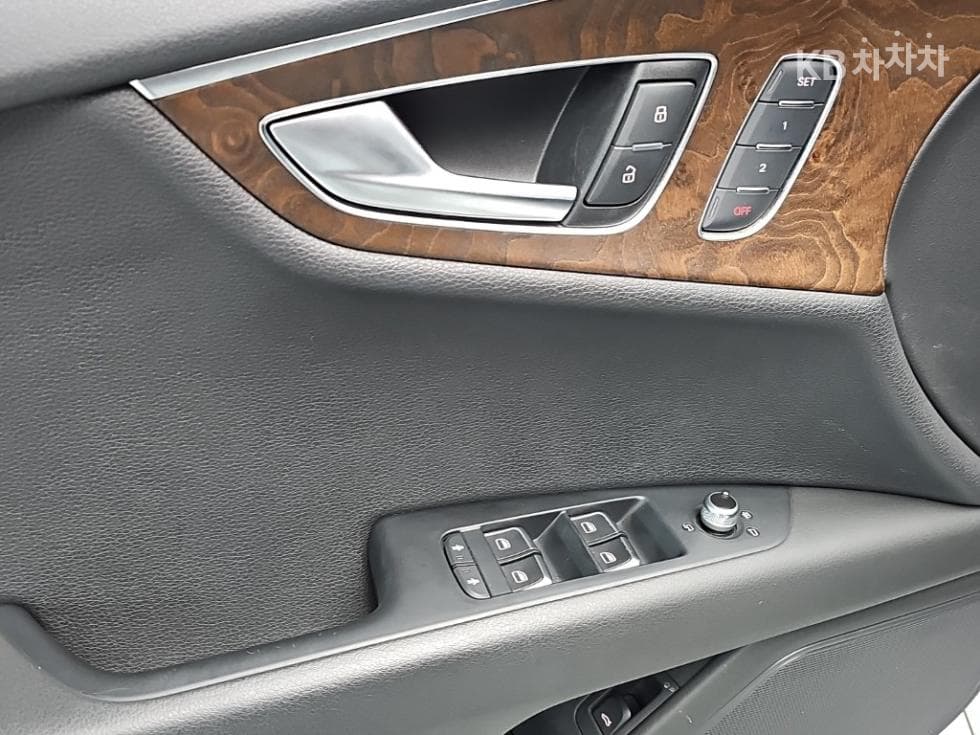 Audi A755 Turbo Diesel Injection 콰트로 Dynamic 4G - 17