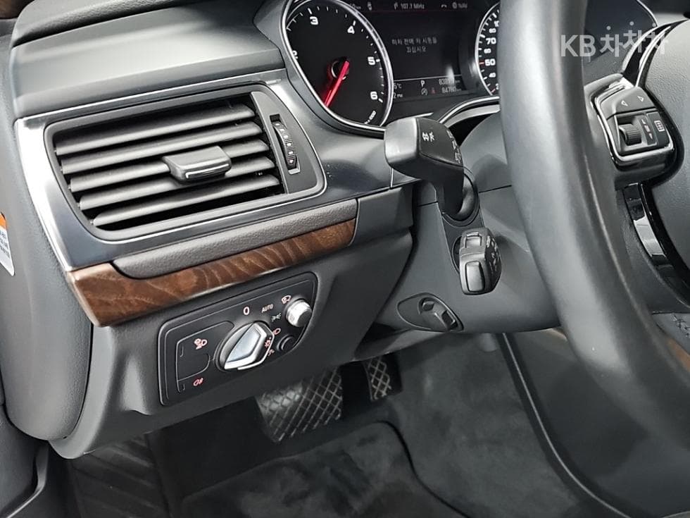 Audi A755 Turbo Diesel Injection 콰트로 Dynamic 4G - 18