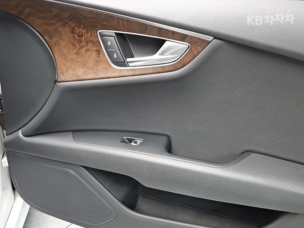 Audi A755 Turbo Diesel Injection 콰트로 Dynamic 4G - 29