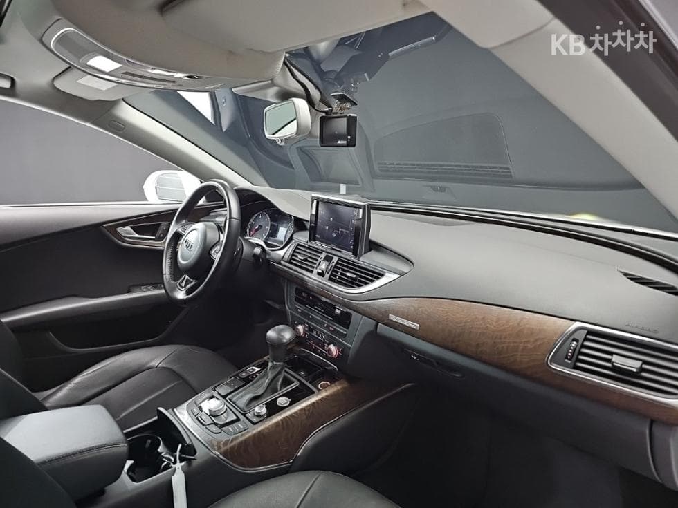 Audi A755 Turbo Diesel Injection 콰트로 Dynamic 4G - 30