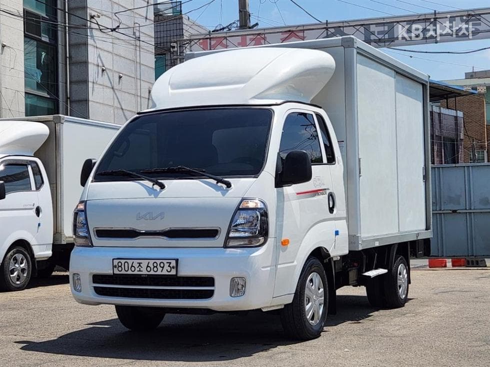 Kia The New (facelift) Bongo 3 (light truck) LPG Box Truck 1 Ton 하이 King Cab Extra Long L - Image 1