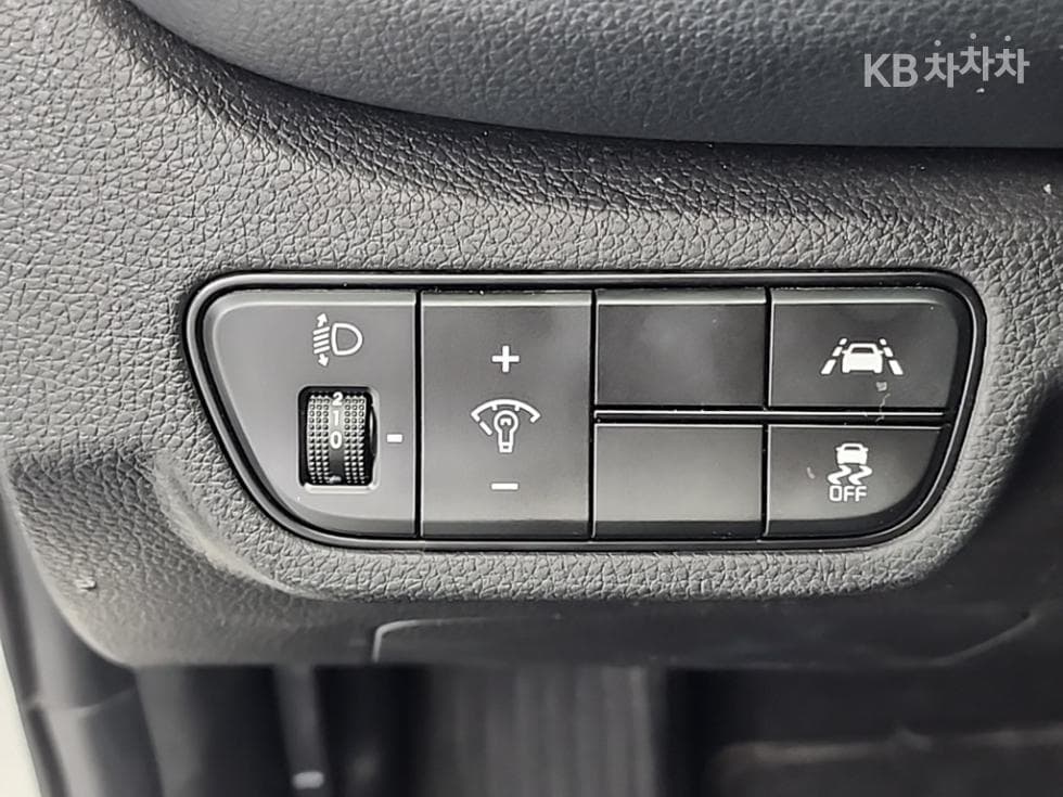 Kia Seltos1.6 Gasoline Turbo 2WD Trendy - 17