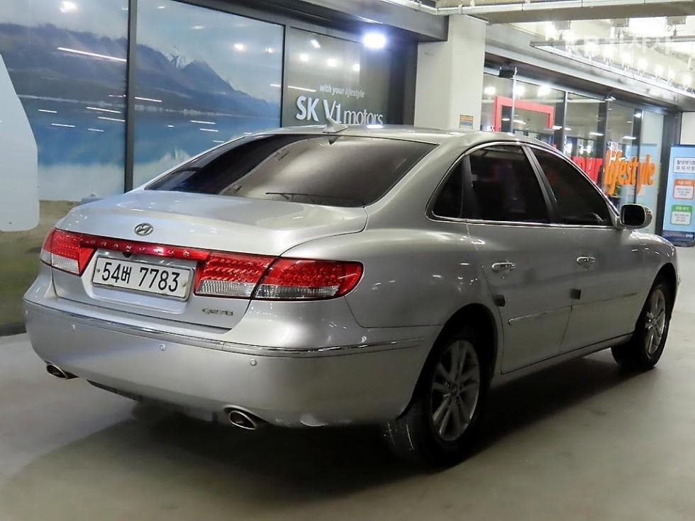 Hyundai Grandeur (Azera)TGQ270 Luxury Standard - 4