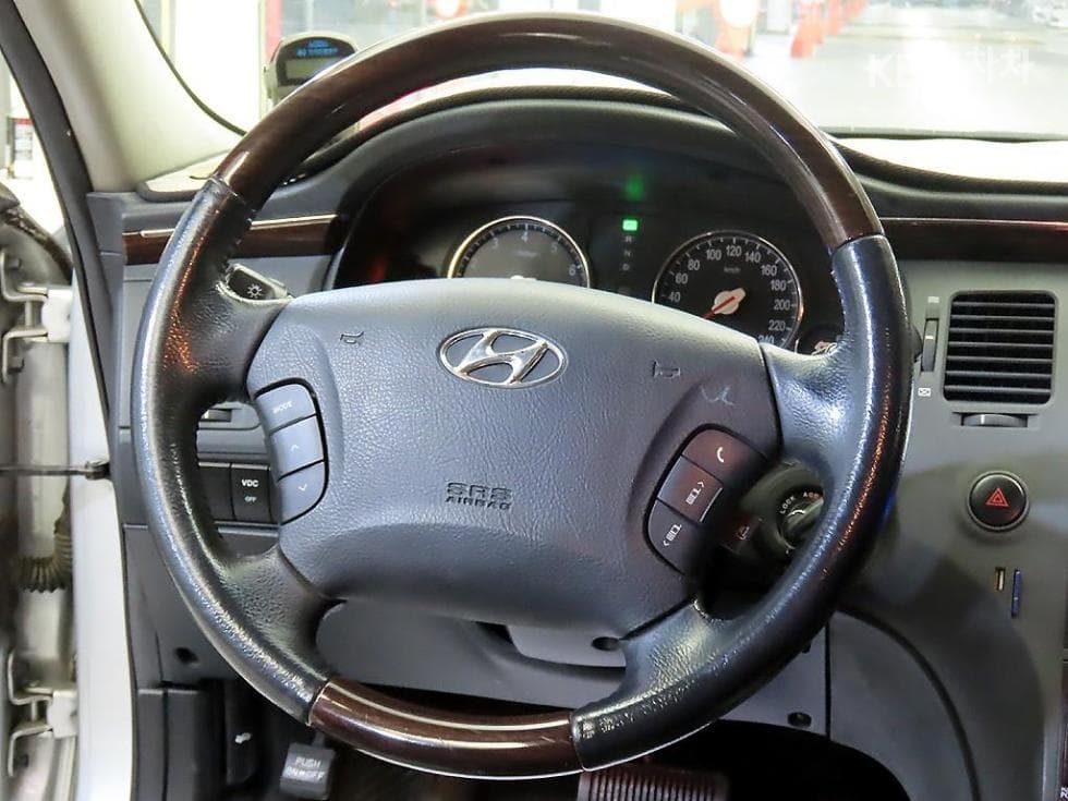 Hyundai Grandeur (Azera)TGQ270 Luxury Standard - 8