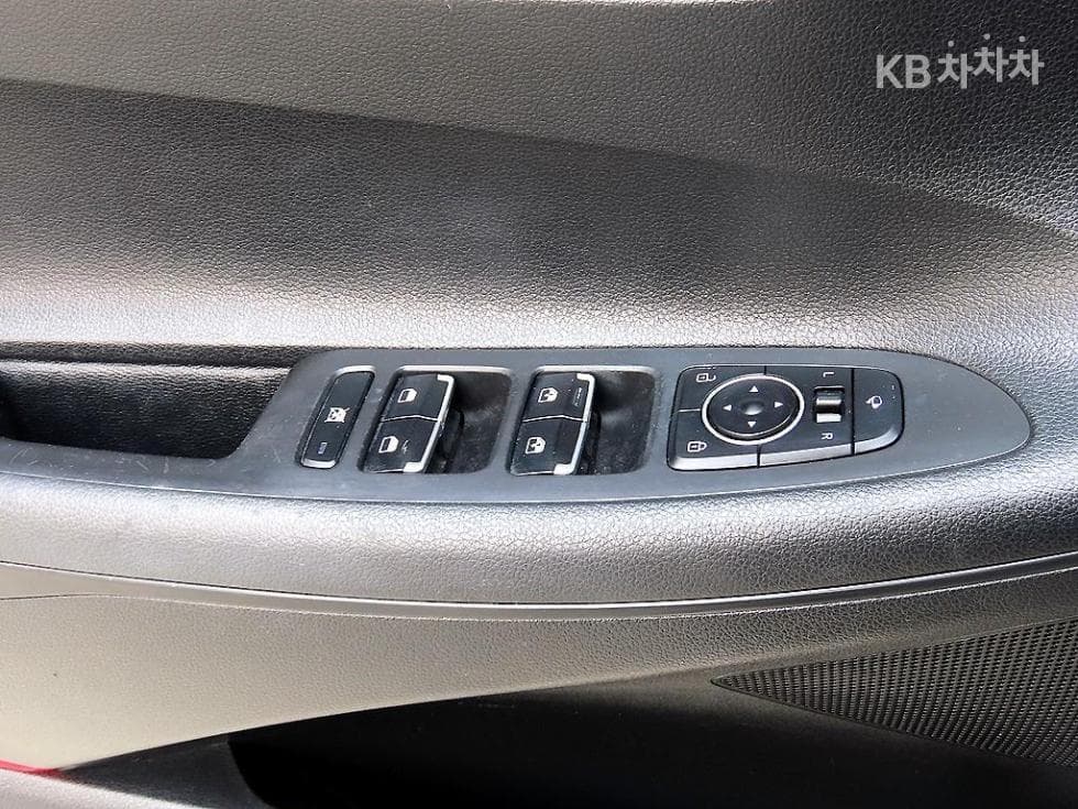Hyundai Grandeur (Azera)IG3.0 LPi Modern - 11