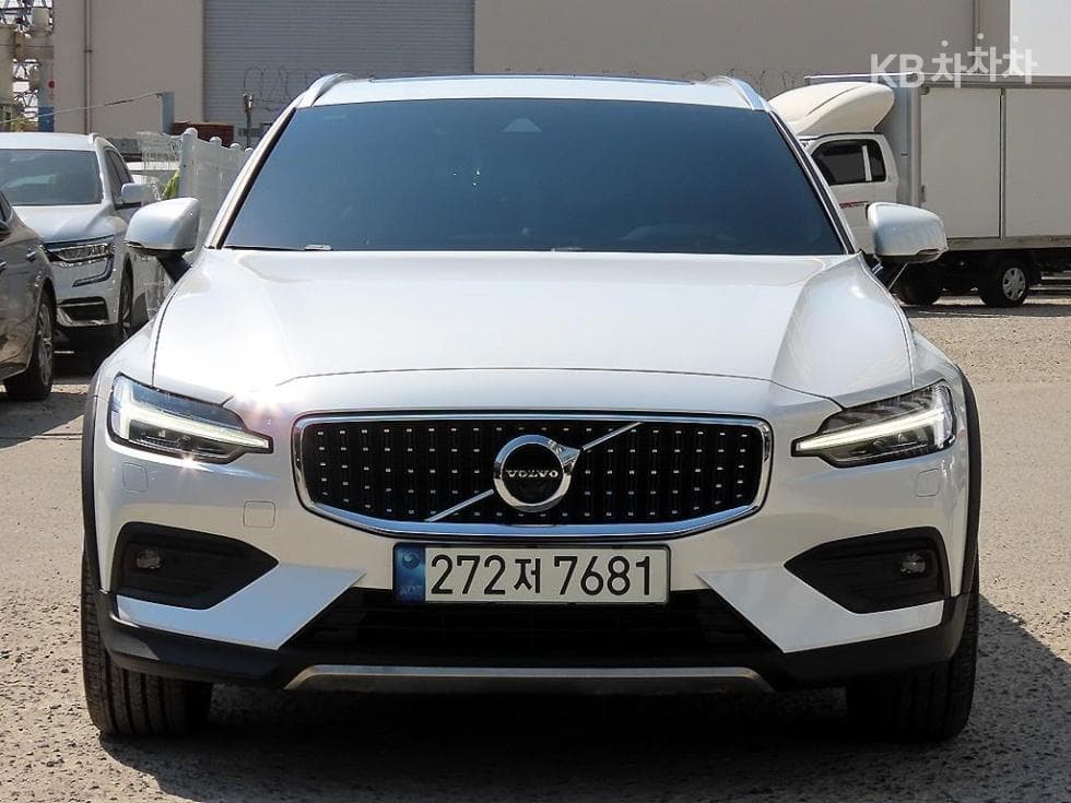 Volvo V60 CC(Second generation) B5 AWD Pro - Image 1