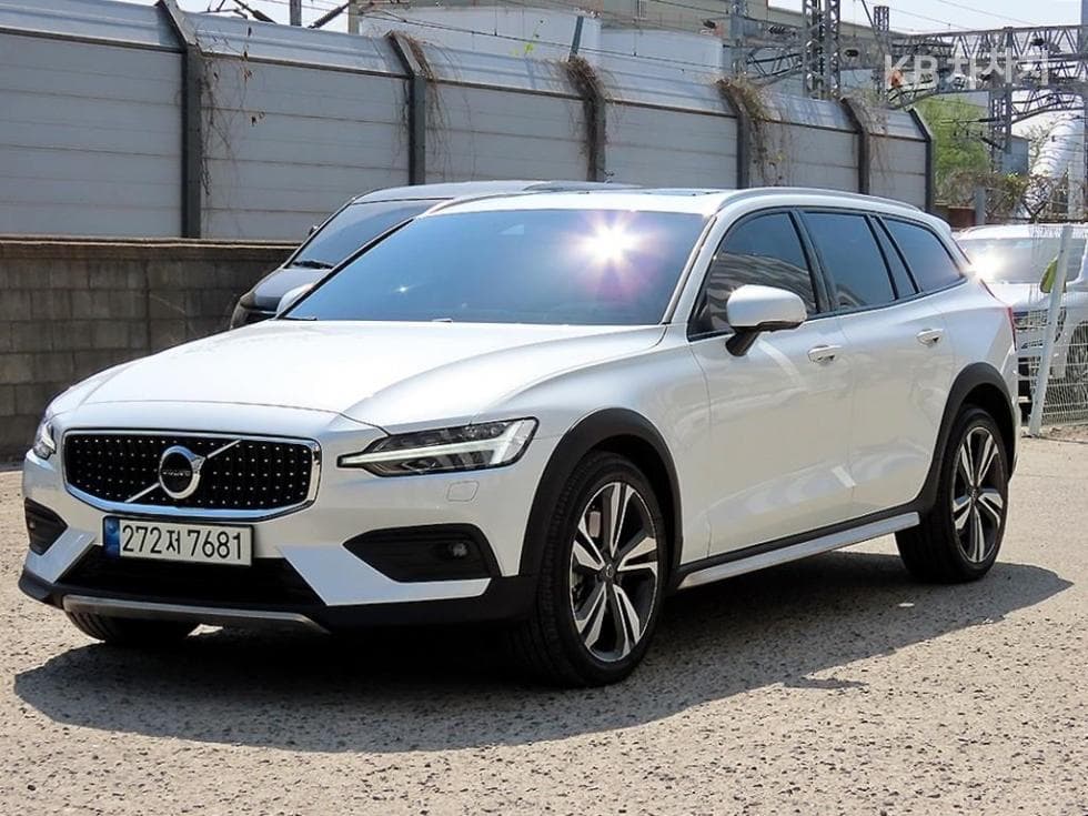 Volvo V60 CC(Second generation)B5 AWD Pro - 2