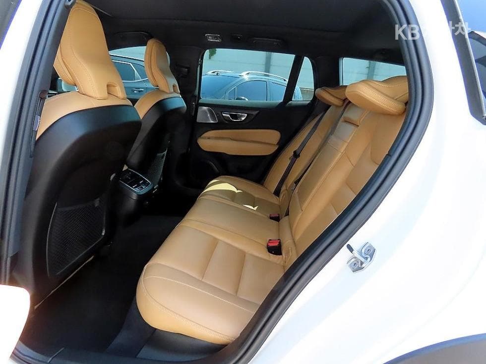Volvo V60 CC(Second generation)B5 AWD Pro - 6