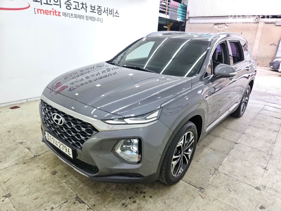 Hyundai Santa Fe TM Diesel 2.0 2WD Exclusive Special (special feature/edition) - Image 1