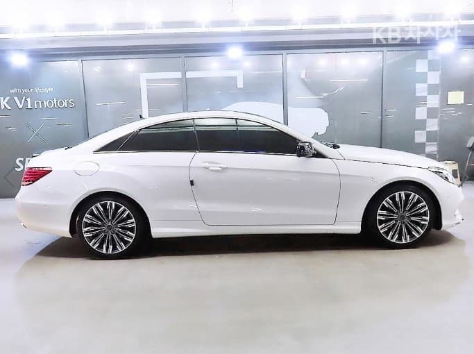 Mercedes-Benz New E-ClassE200 Coupe C207 - 3