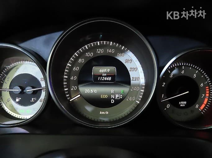 Mercedes-Benz New E-ClassE200 Coupe C207 - 9