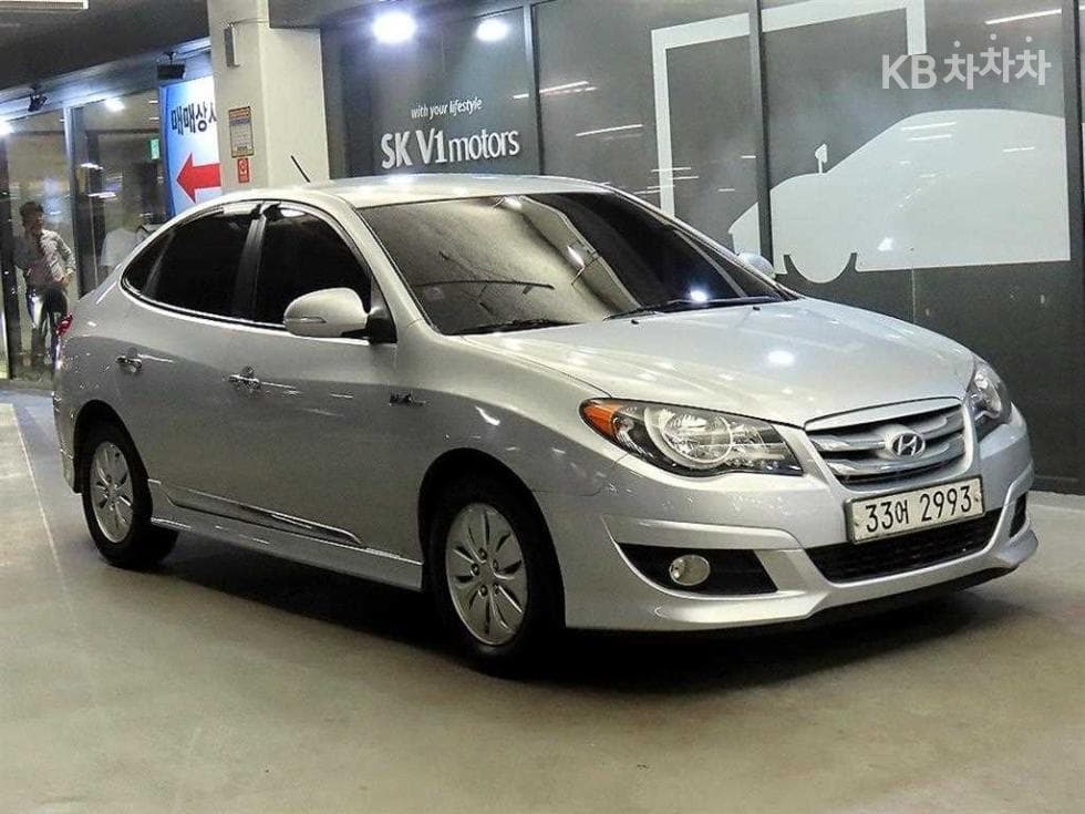 Hyundai Avante (Elantra)Hybrid HDeIII Standard - Image 1