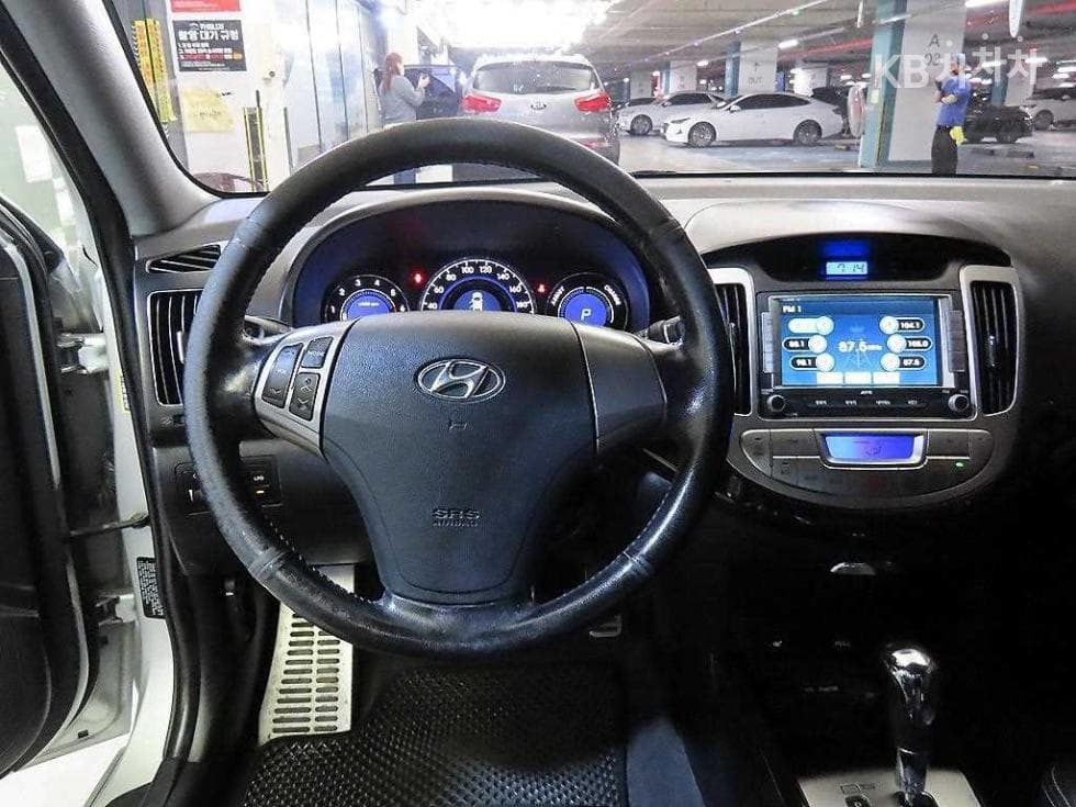 Hyundai Avante (Elantra)HybridHDeIII Standard - 8