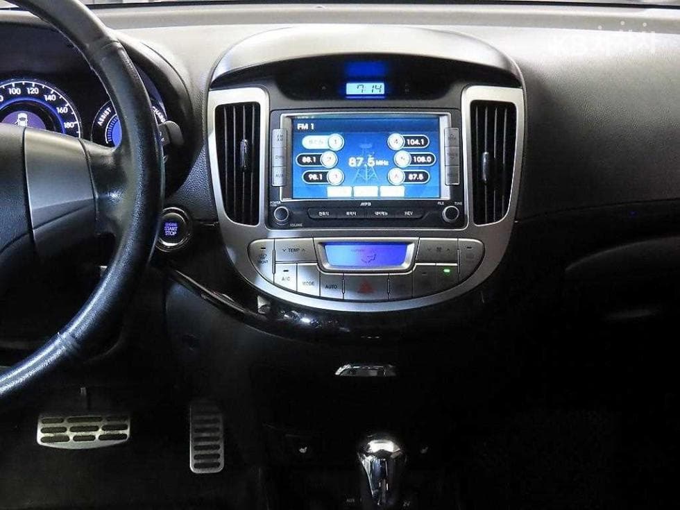 Hyundai Avante (Elantra)HybridHDeIII Standard - 11