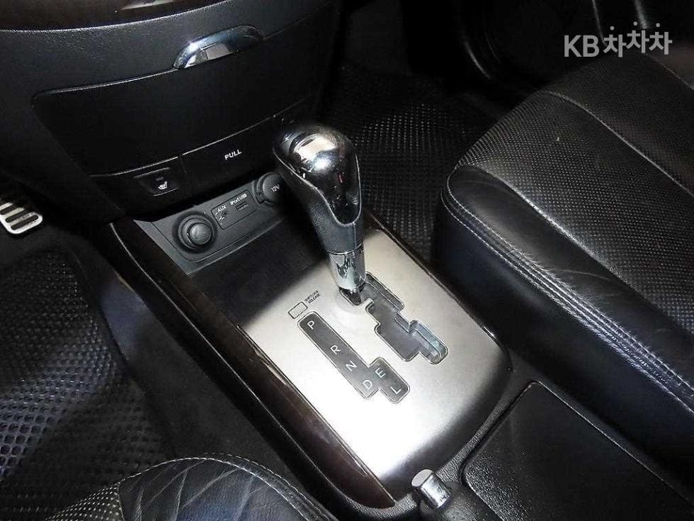 Hyundai Avante (Elantra)HybridHDeIII Standard - 12