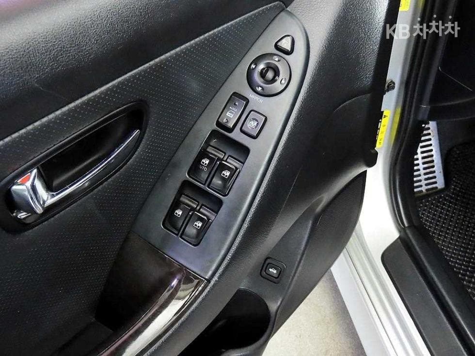Hyundai Avante (Elantra)HybridHDeIII Standard - 13