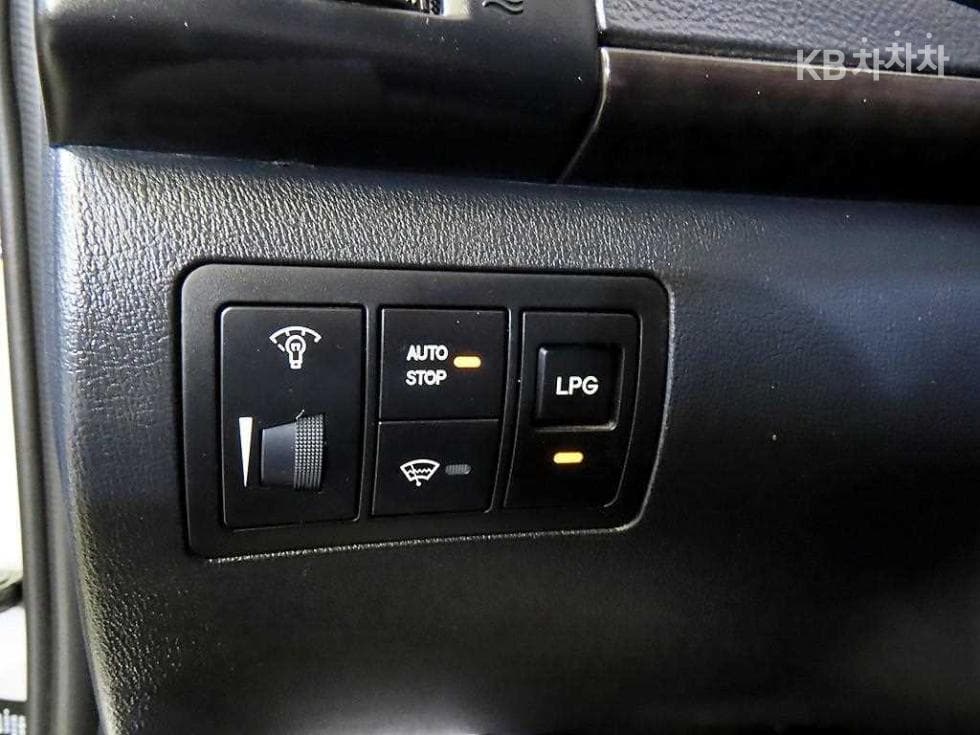 Hyundai Avante (Elantra)HybridHDeIII Standard - 14