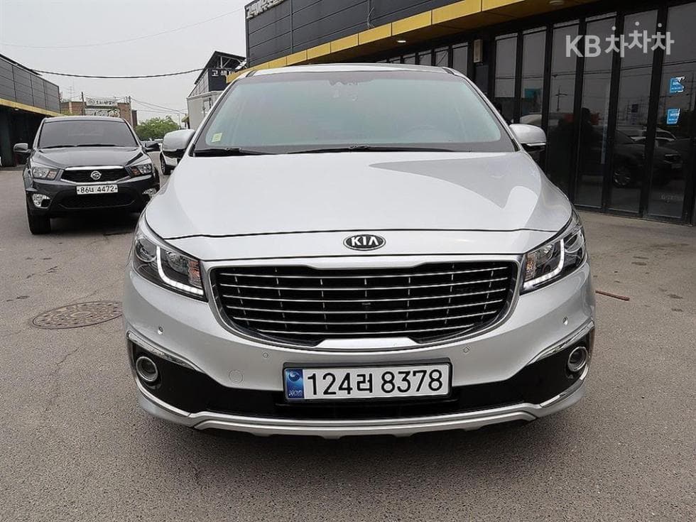 Kia All New Carnival 9-seater 3.3 Gasoline Noblesse - Image 1