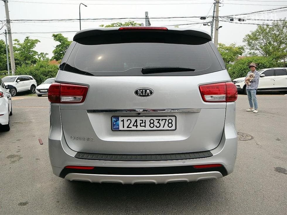 Kia All New Carnival9-seater 3.3 Gasoline Noblesse - 4