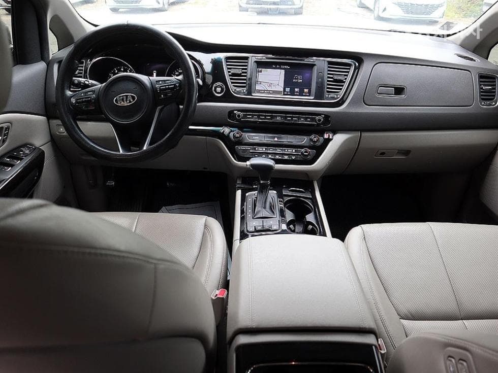 Kia All New Carnival9-seater 3.3 Gasoline Noblesse - 5