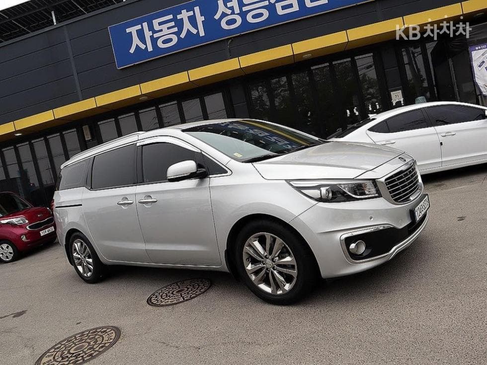 Kia All New Carnival9-seater 3.3 Gasoline Noblesse - 20