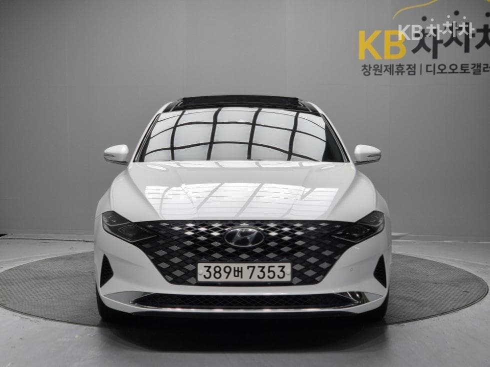 Hyundai The New (facelift) Grandeur (Azera)LPi 3.0 Rental car Modern