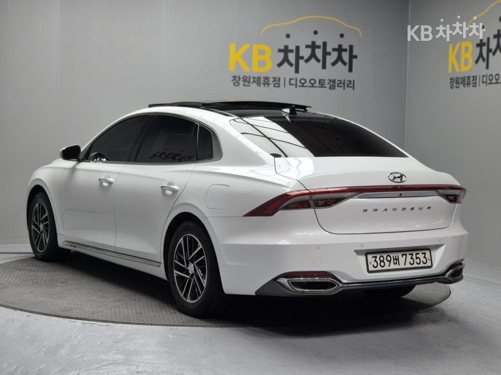 Hyundai The New (facelift) Grandeur (Azera)LPi 3.0 Rental car Modern - 4