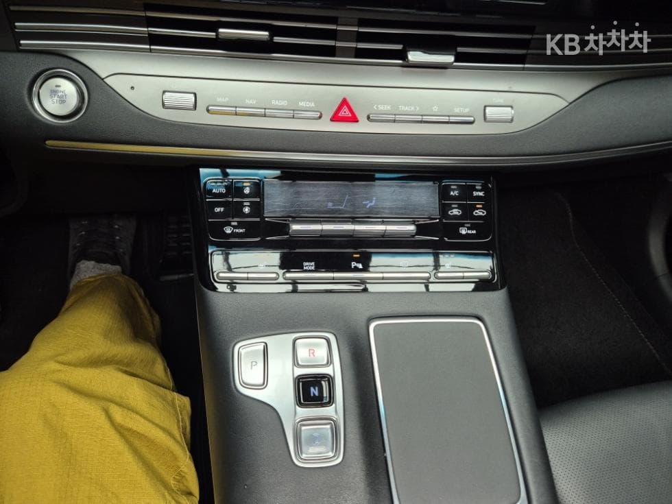 Hyundai The New (facelift) Grandeur (Azera)LPi 3.0 Rental car Modern - 12