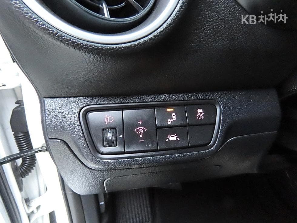 Kia All New K31.6 Gasoline Luxury - 12