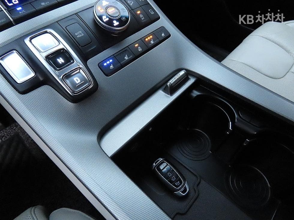 Hyundai Palisade3.8 Gasoline 8-seater Prestige - 9