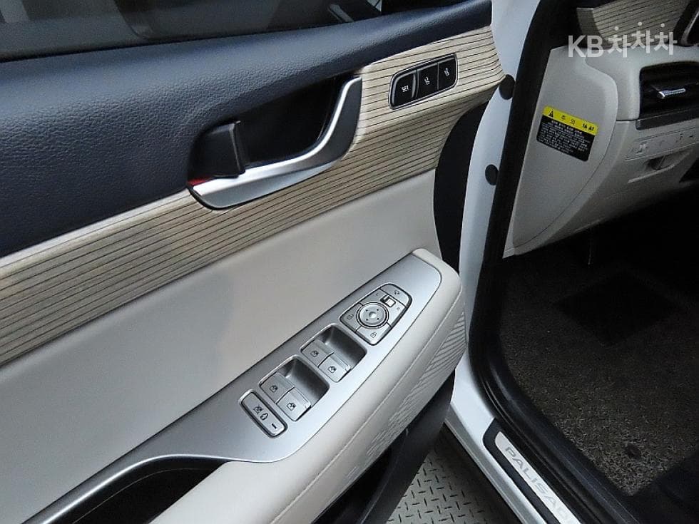 Hyundai Palisade3.8 Gasoline 8-seater Prestige - 13