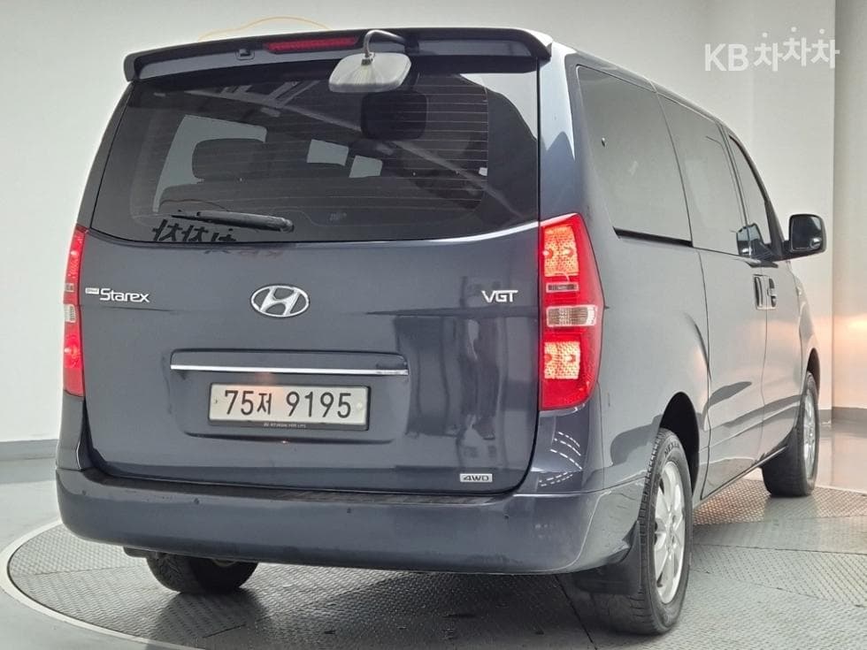 Хюндай Гранд Старекс12-местен Комби CVX 4x4 Premium - 3