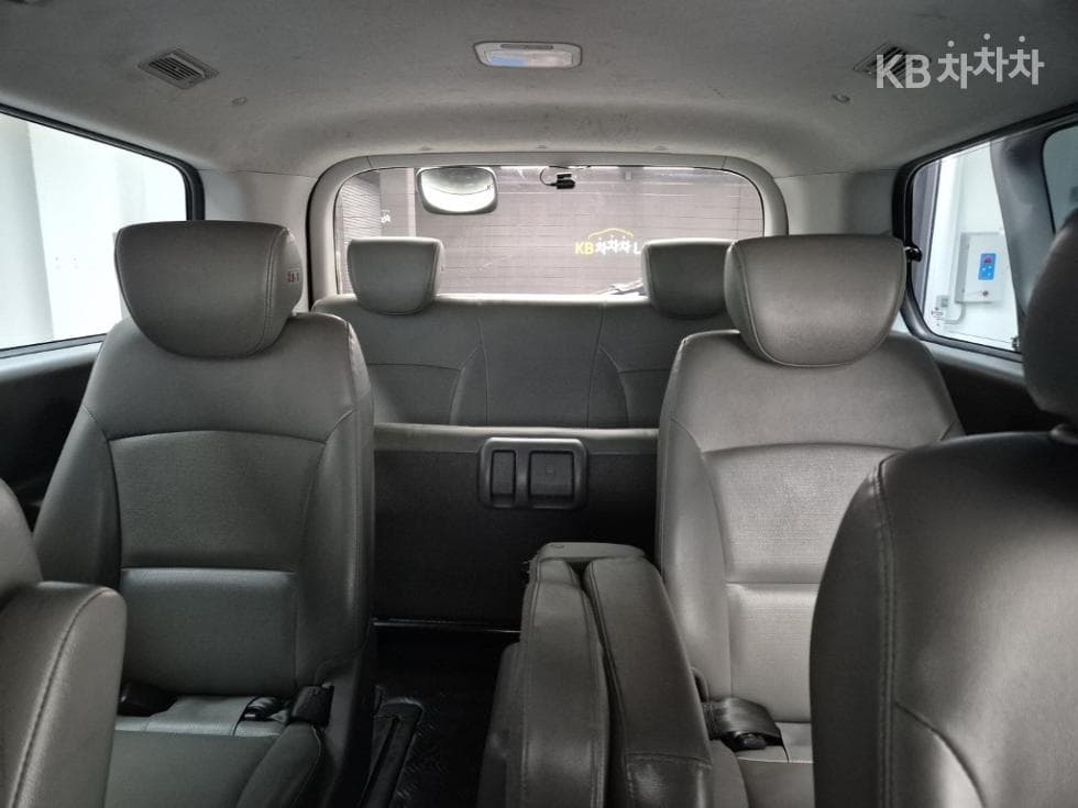 Хюндай Гранд Старекс12-местен Комби CVX 4x4 Premium - 16