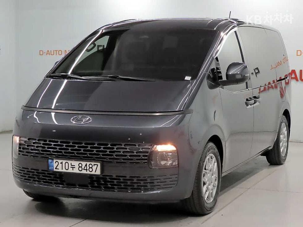 Hyundai Staria 3.5 LPG Tourer 9 Modern - Image 1