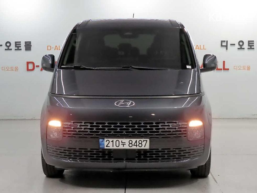 Hyundai Staria3.5 LPG Tourer 9 Modern - 2